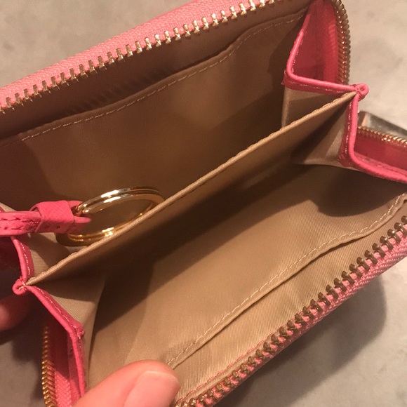 Tory Burch Small Zip Around Wallet in Pink - Picture 4 of 4